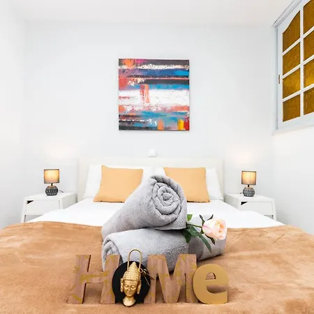 Serenity Yumbo: Beachside With Free Wi-fi And Concierge Apartment *