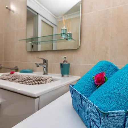 Apartment Serenity Yumbo: Beachside With Free Wi-fi And Concierge Playa del Ingles (Gran Canaria)