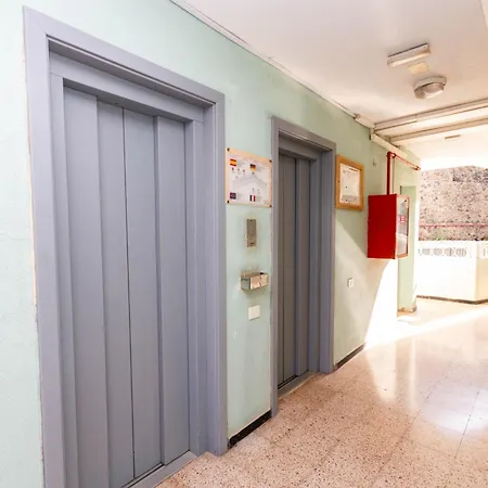 Apartment Serenity Yumbo: Beachside With Free Wi-fi And Concierge Playa del Ingles (Gran Canaria)
